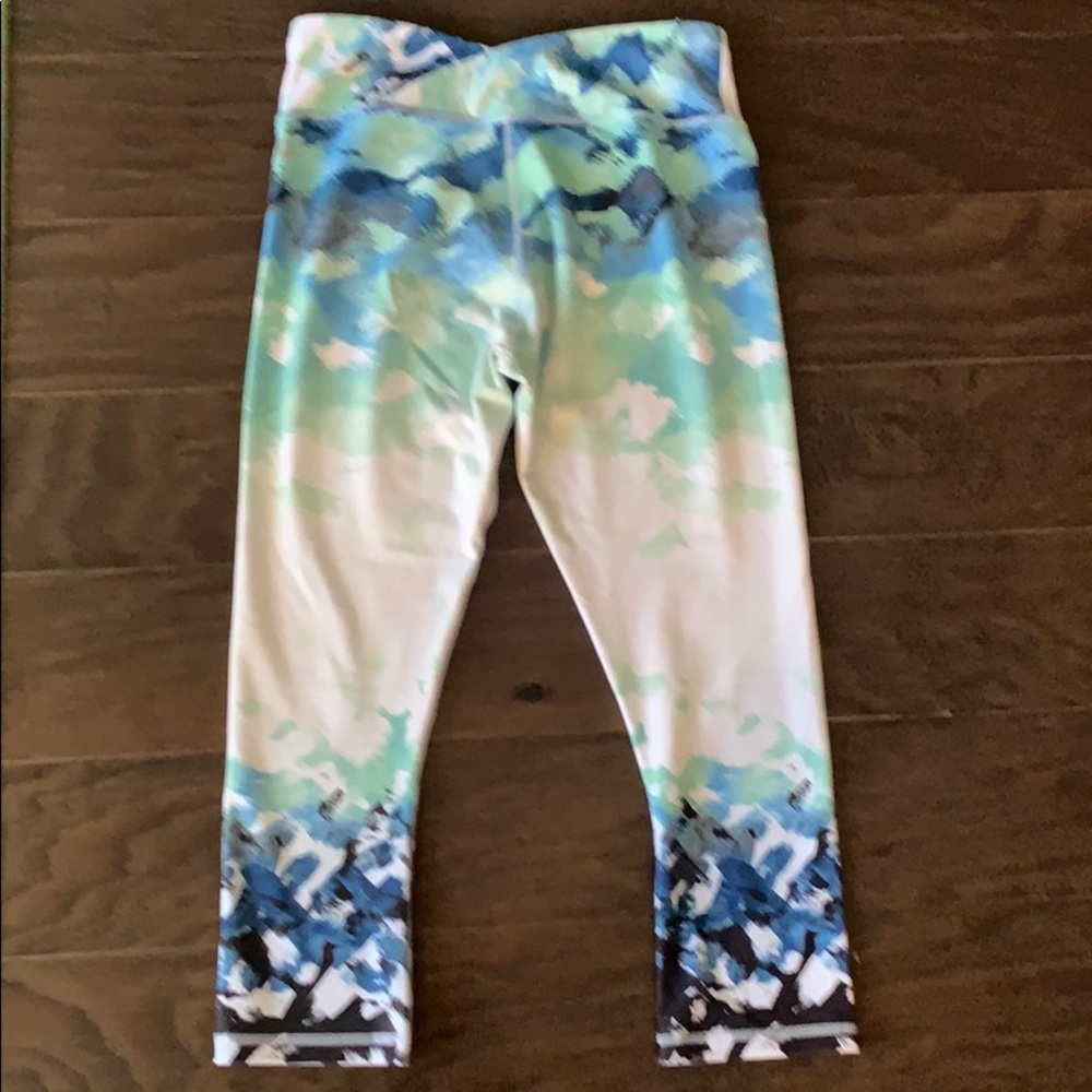 Fabletics Capris - Picture 4 of 5